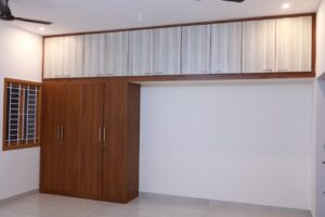 photo_6122922471607438182_y